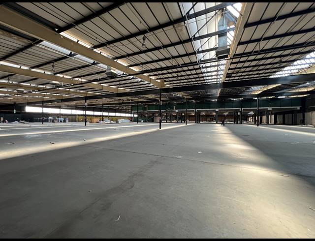 32,965M² WAREHOUSE TO LET IN ROODEKOP